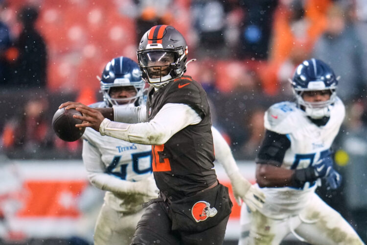 Browns QB Sanders keeping focus on improving